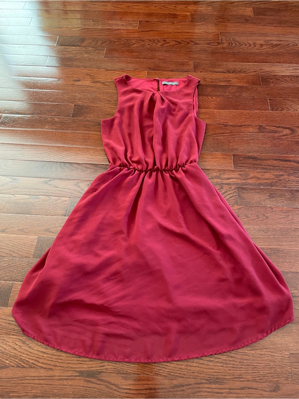 Women’s Deep Berry Suzy Shier Sleeveless Dress with gathered waist (size XS)